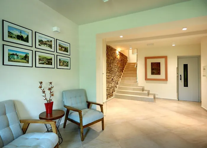 Adam Aparthotel 3*