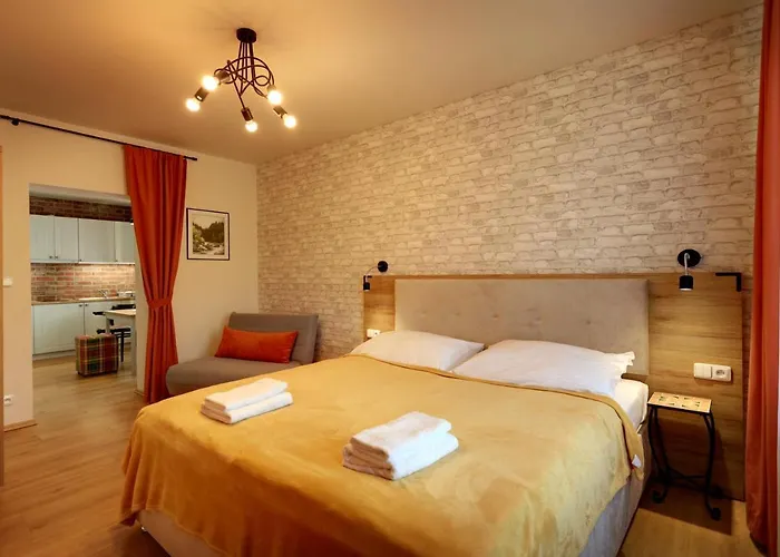 Adam Aparthotel 3*